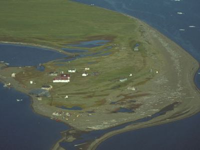 In 1908, the whaling industry collapsed and Herschel Island was deserted.