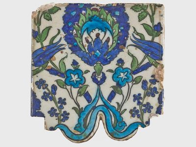 Iznik tile, 16th&nbsp; to 17th century, Syria or Turkey.
&nbsp;