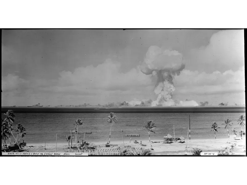 indelukke Mere end noget andet Observatory The Crazy Story of the 1946 Bikini Atoll Nuclear Tests | Smart News|  Smithsonian Magazine