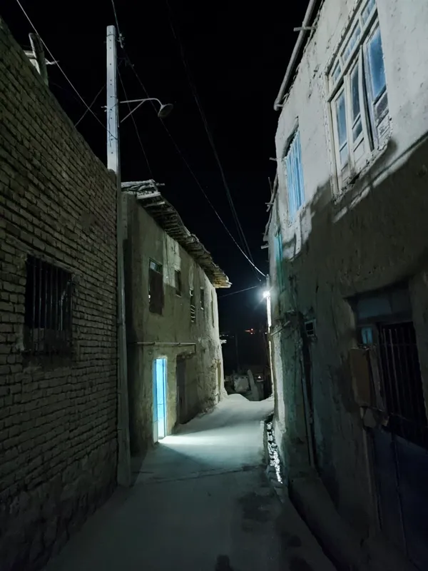 Night in the bright alley thumbnail