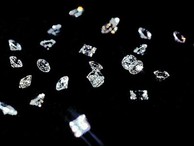 These rocks don’t lose their shape: thanks to recent advances, scientists can grow gems (from Apollo) and industrial diamonds in a matter of days.