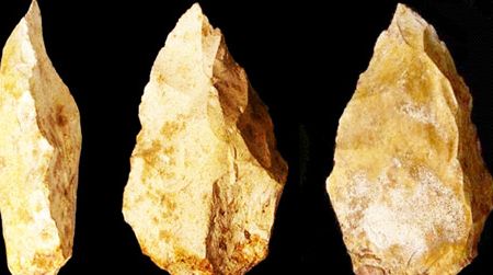 These 125,000-year-old stone tools were found in the United Arab Emirates.