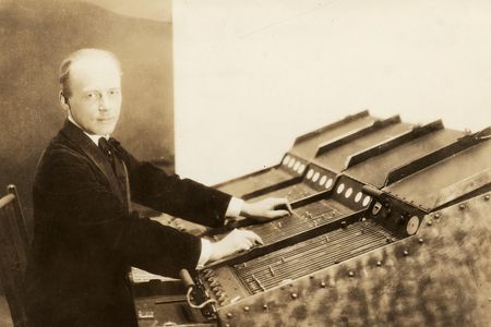 Thomas Wilfred Sitting at the Clavilux “Model E,” about 1924