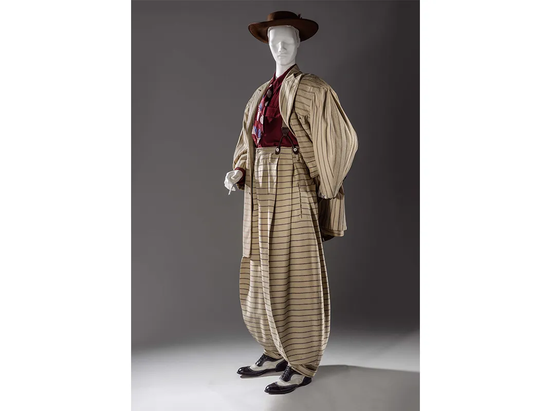 the zoot suit thesis statement