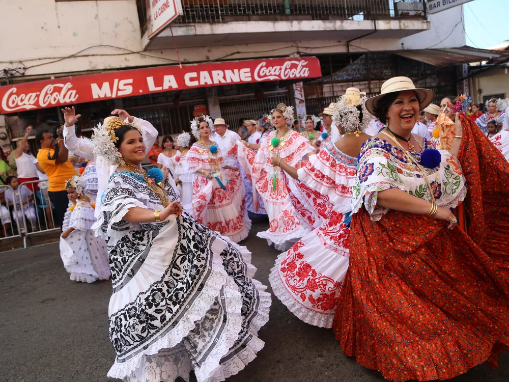 Desfile de Mil Polleras | Smithsonian Photo Contest | Smithsonian Magazine