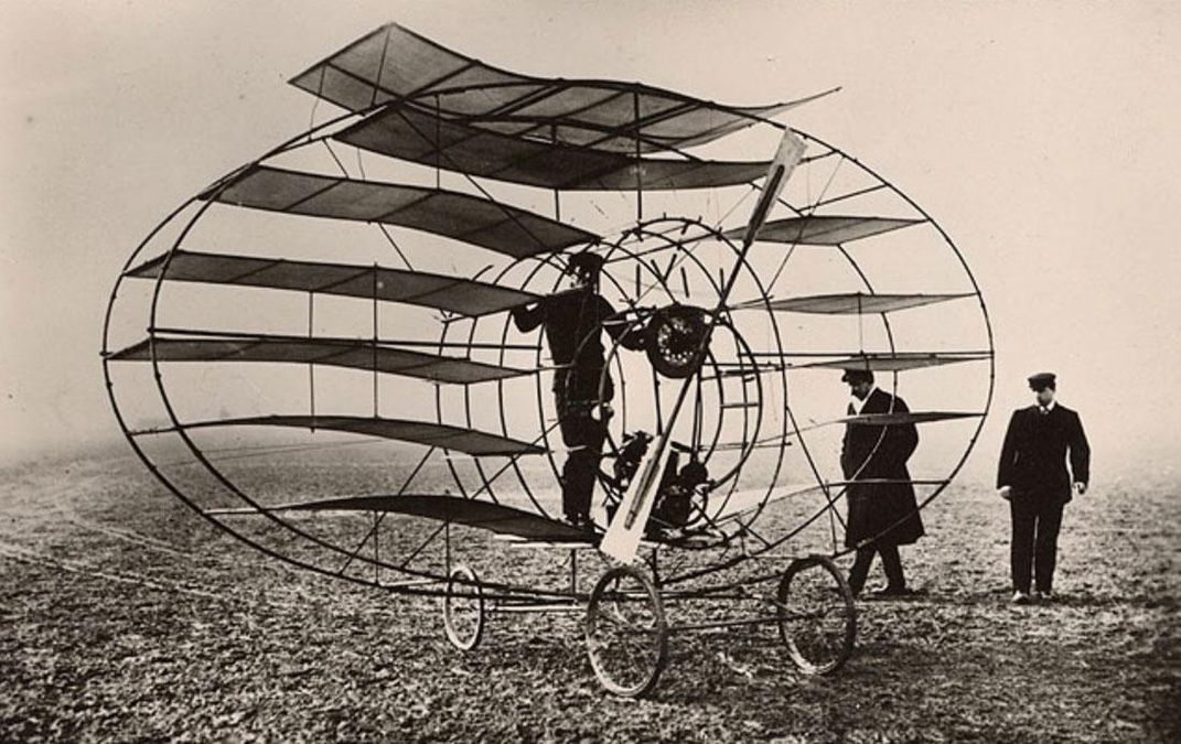 Проект полеты человека. Летательные аппараты нетрадиционных схем Бауэрс. Летательные аппараты 19-20 века. Первый летательный аппарат в мире. Первые летающие аппараты.