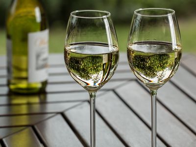 The U.S. surgeon general wants updated warning labels on alcoholic beverages that highlight the increased risk of cancer tied to drinking alcohol.