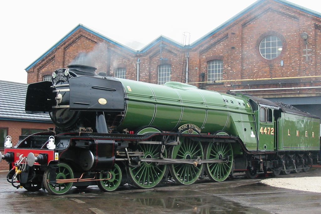 Flying_Scotsman_in_Doncaster.JPG