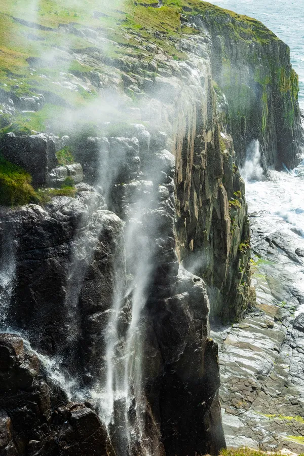 Waterfalls reaching for the sky (Neist Point, Isle of Skye, Scotland) thumbnail