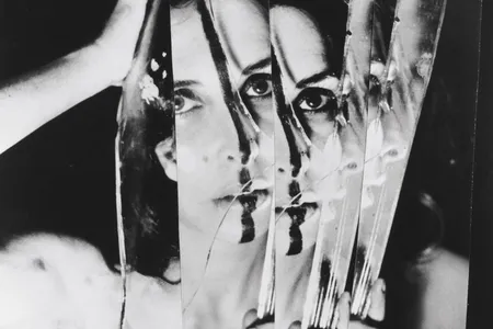 Carolee Schneemann, "Eye Body #11," 1963