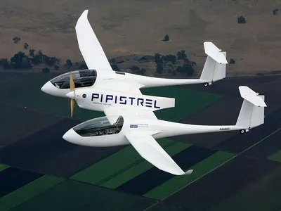 A Pipistrel Taurus G4 won an all-electric race in Santa Rosa, California in 2011, but has not yet entered the 2022 Pulitzer race. 