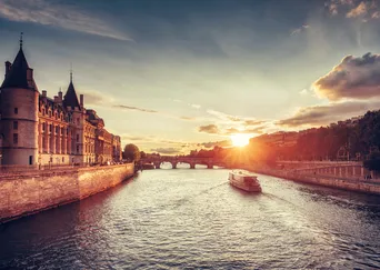 Art and Architecture of France: A Tailor-Made Journey description