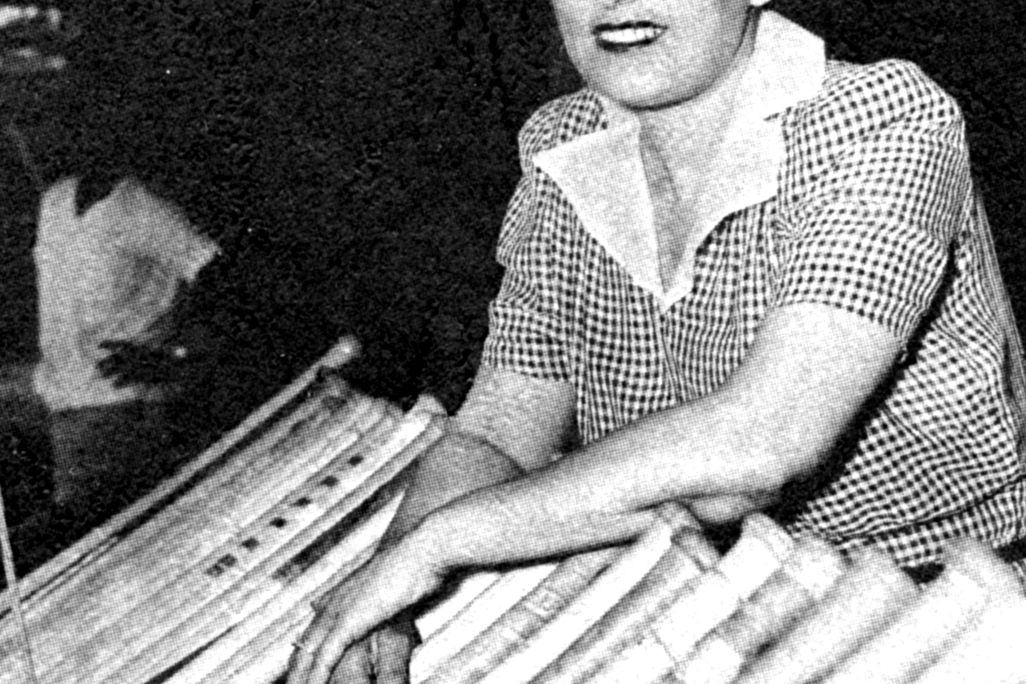 Effa Manley posing for a photograph in 1948