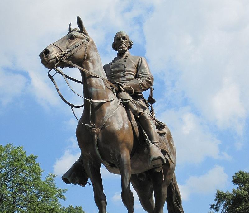 800px-Forrest_Park_Memphis_TN_16.jpg