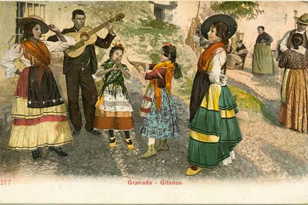 Enrique Linares: "Zambra Gitana at the Roma Neighborhood in Granada." Postcard, Spain, 1910. RomArchive: fla_00026.
