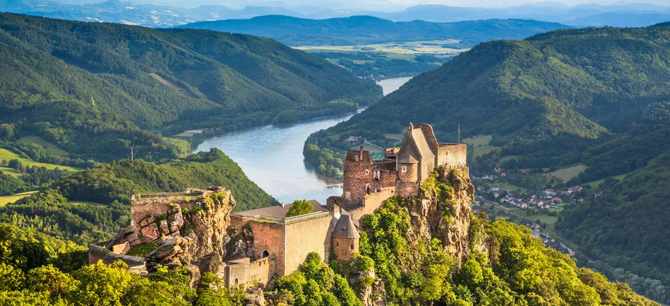  The Wachau Valley of the Danube, a World Heritage site, Austria 