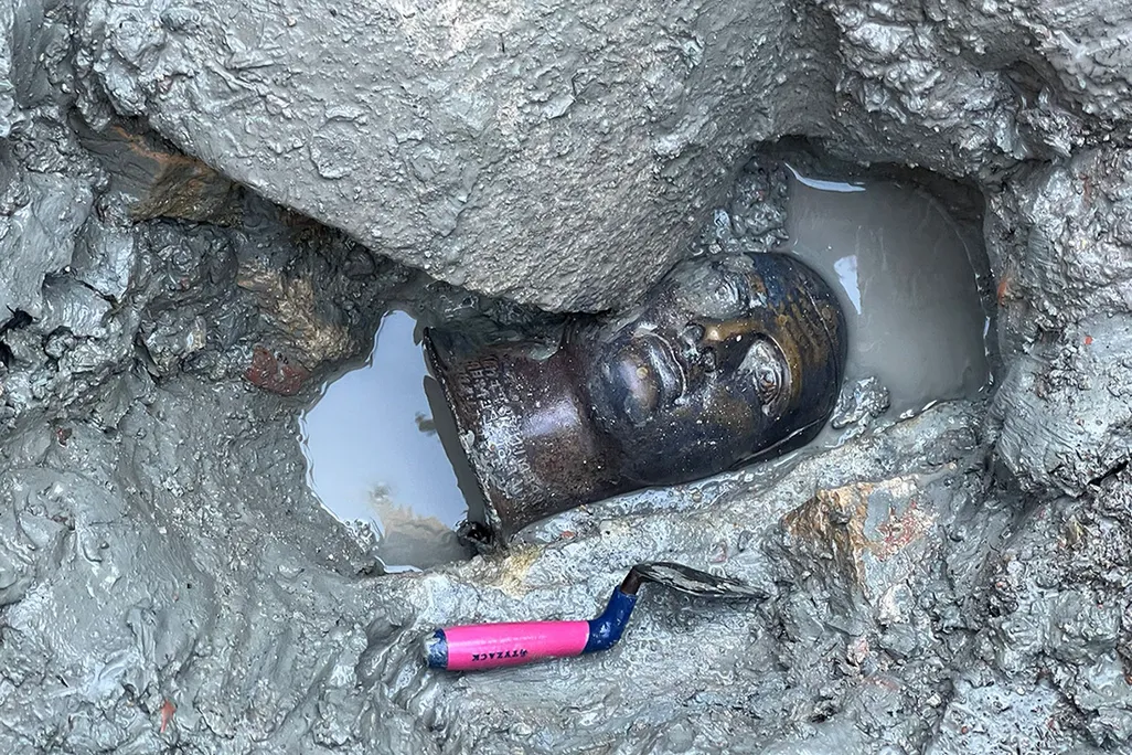 Head excavation