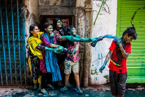 Celebrating holi festival in Bangladesh thumbnail