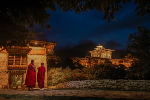 Evening at Punakha Dzong thumbnail