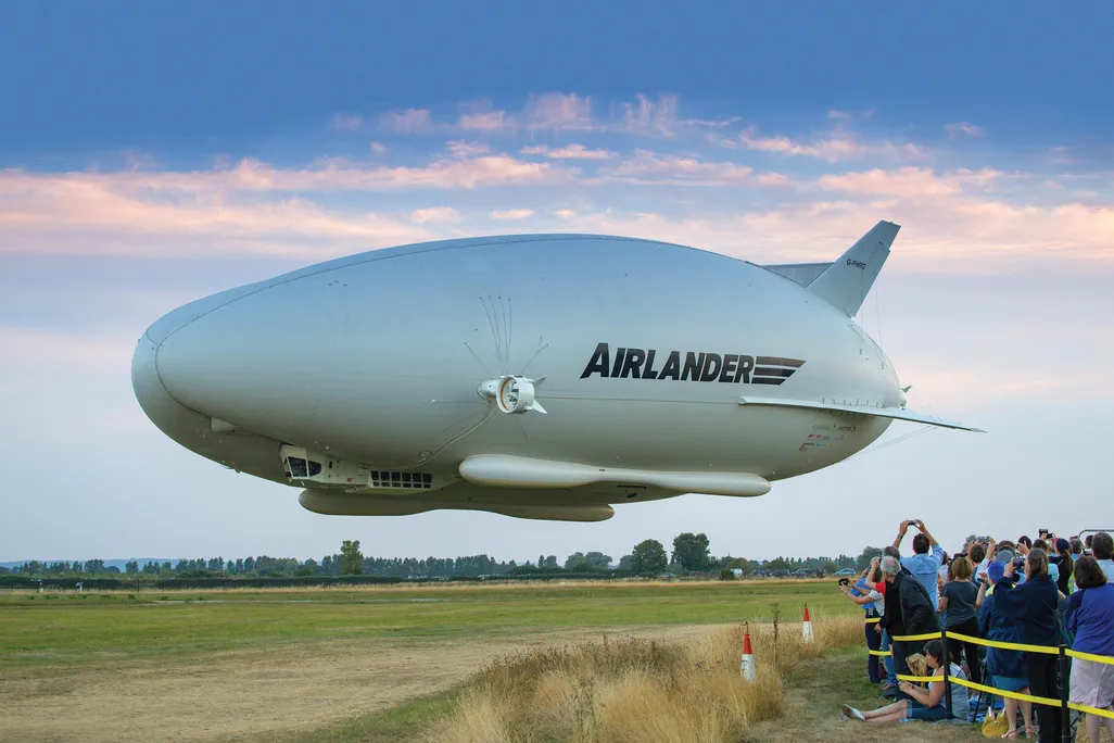 prototype AirLander 10 airship 