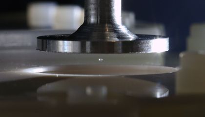 Scientists Make a Major Breakthrough in Solving a Hair-Raising Mystery About Static Electricity