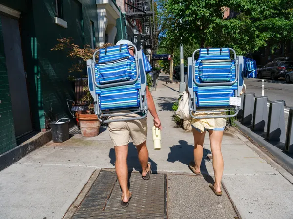 Backseat Couple thumbnail