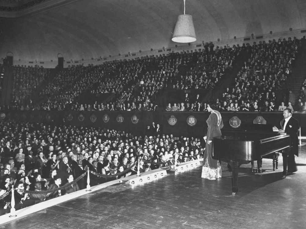 Marian Anderson performing at the DAR Constitution Hall
