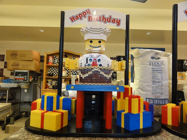 20120810111007lego-birthday.jpg