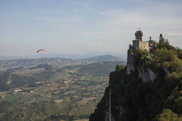 San Marino paraglider thumbnail