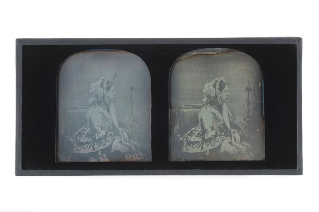 Stereoscopic portraits of Queen Victoria. Dated 1854_ 1 _ (c) Museum of London.jpg