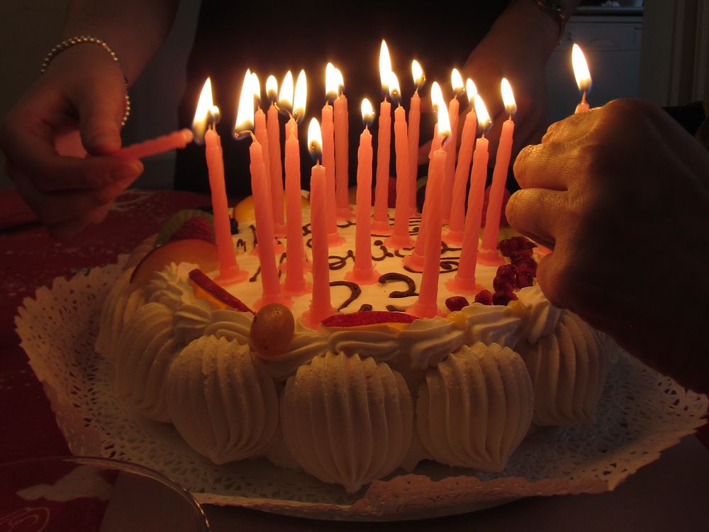 2013072412202712_-_ITALY_-_birthday_cake_with_candles_3.jpg