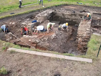 Students from Newcastle University excavate the Birdoswald bathhouse.