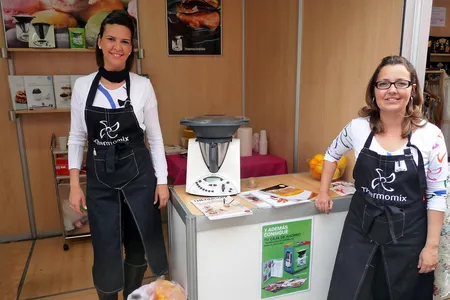 The beauty of the Thermomix is that its mixer bowl is augmented with a timer-controlled heating mechanism that enables it not only to cook, but also steam vegetables, melt butter and emulsify sauces and seasonings. 