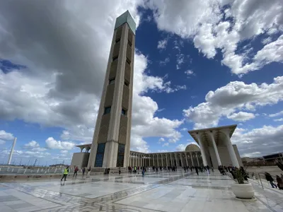 The Great Mosque of Algiers (or the Djamaa El-Djazair) has the world&rsquo;s tallest minaret at 869 feet.