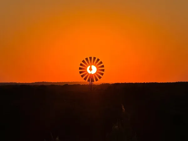 Windmill Sunset thumbnail