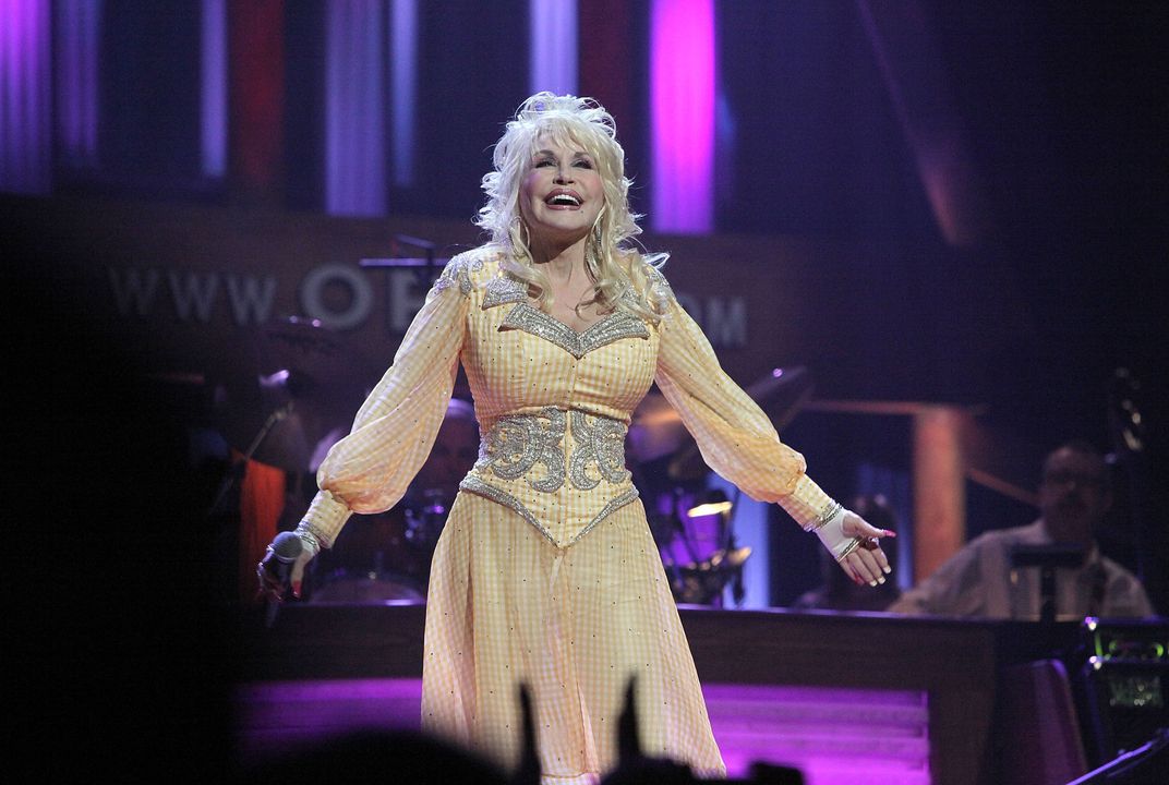 smithsonianmag.com - Christian Thorsberg - Country Music Legend Dolly Parton's Autobiographical Musical Exploring Her Journey From East Tennessee Will Hit Broadway This Winter