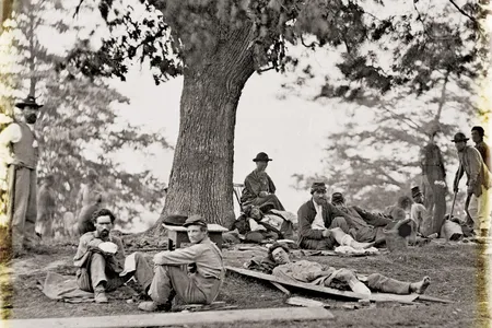 The wounded soldiers above were photographed at a hospital in Fredericksburg, Virginia, between 1861 and 1865. 