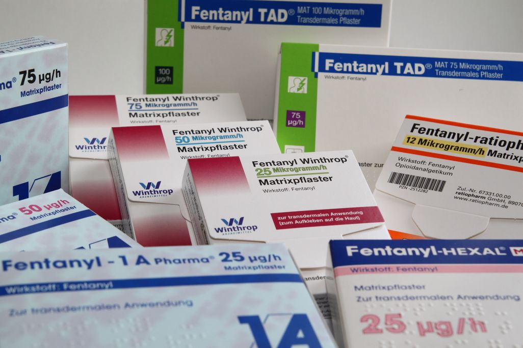 Fentanyl_patch_packages.jpg