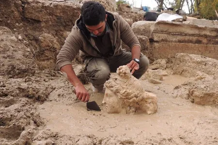 The heads belong&nbsp;to statues previously discovered in the ancient city.