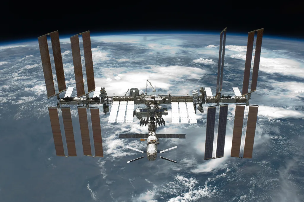 01_09_2014_space station.jpg