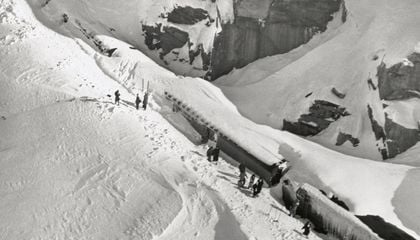 When a Deadly Winter Storm Trapped a Luxury Passenger Train Near the Donner Pass for Three Days