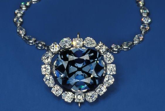 Smithsonian Associates Streaming presents surprising stories behind the jewels in the Smithsonian National Gem Collection. (Hope Diamond, Chip Clark)