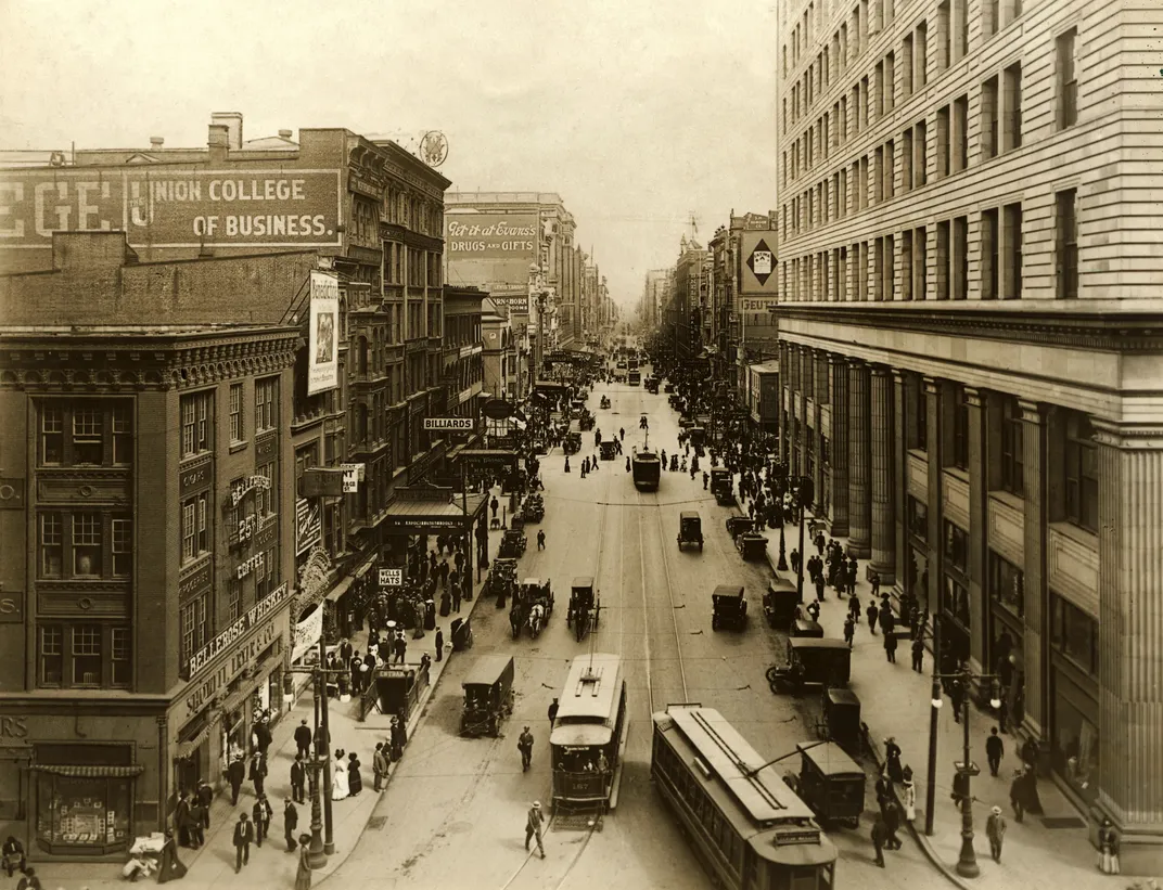 What a Hundred-Year-Old Department Store Can Tell Us About the Overlap of  Retail, Religion and Politics, History