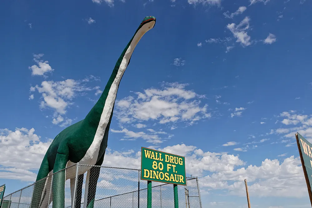 Wall Drug dinosaur-header.jpg
