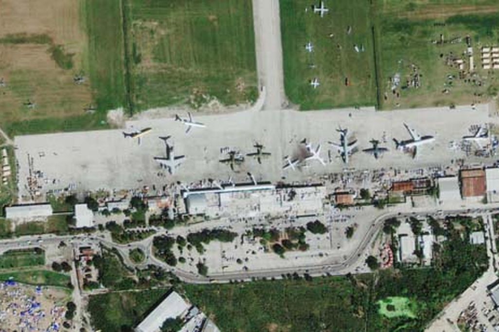 Toussaint Airport-505.jpg