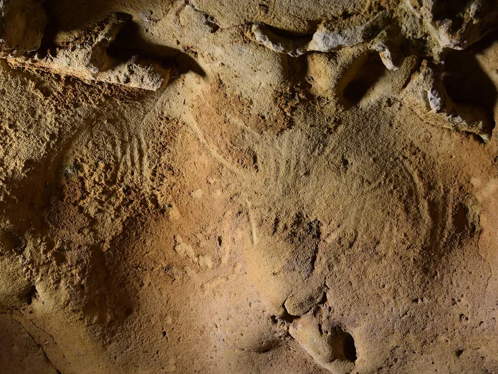 Neanderthal Cave Engraving