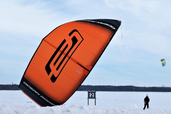 Using a kite to ice surf. thumbnail