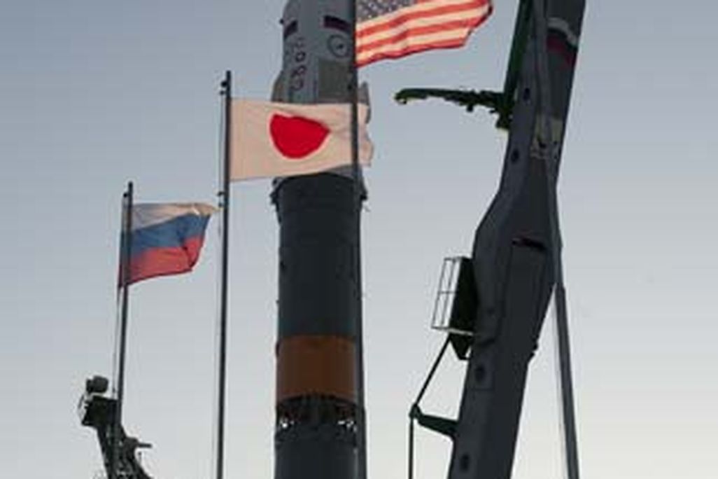 Soyuz and flags-505.jpg