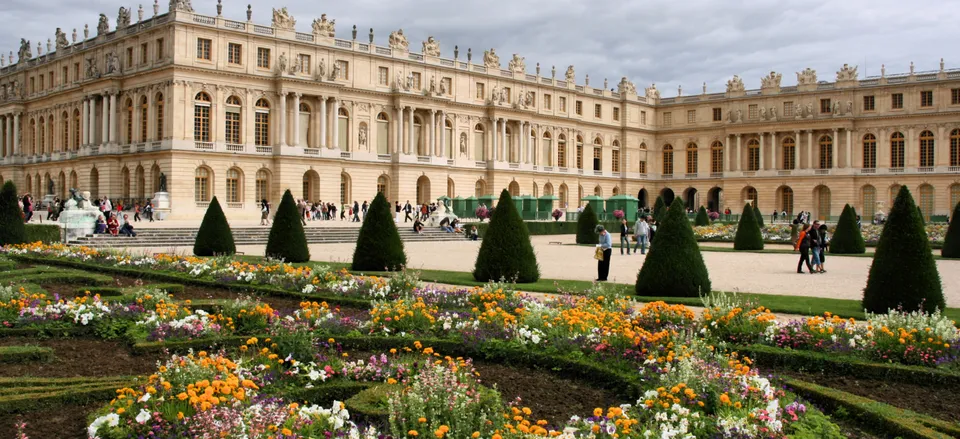  The Palace of Versailles 