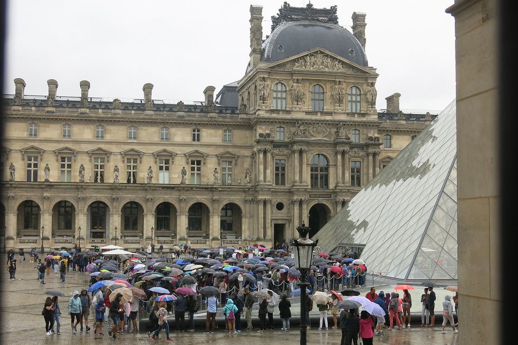 Louvre Tourists